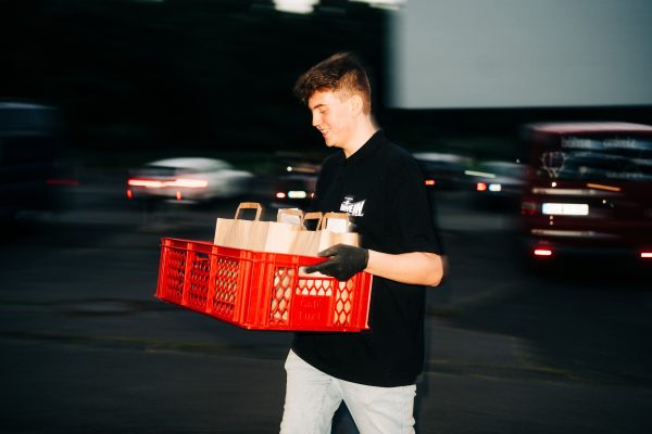 DRIVE IN Autokino Gravenbruch | Snacklieferung
